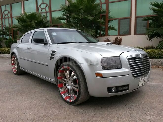 Chrysler 300C 2005, 86,000 km - 2.7 л - Bakı