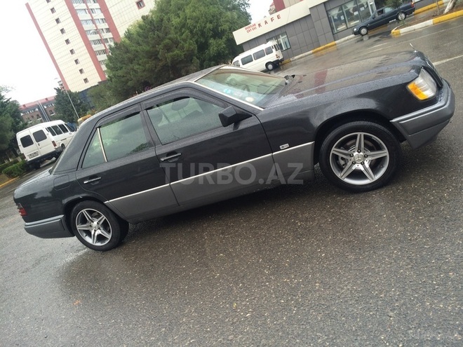 Mercedes E 200 1992, 237,041 km - 2.0 л - Bakı