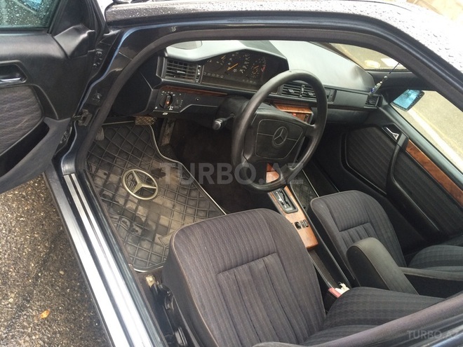 Mercedes E 200 1992, 237,041 km - 2.0 л - Bakı
