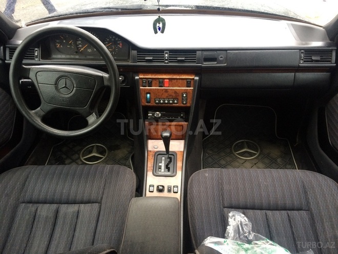 Mercedes E 200 1992, 237,041 km - 2.0 л - Bakı