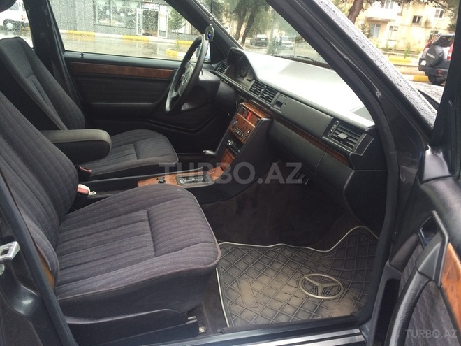 Mercedes E 200 1992, 237,041 km - 2.0 л - Bakı