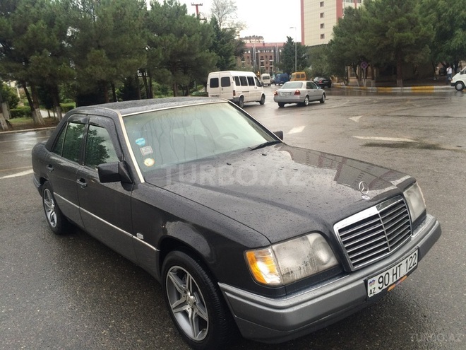 Mercedes E 200 1992, 237,041 km - 2.0 л - Bakı