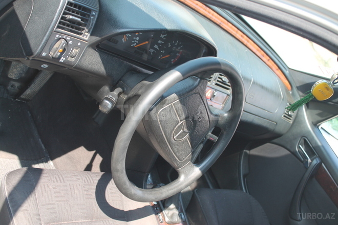 Mercedes C 220 1998, 4,900,000 km - 0.2 l - Ağsu