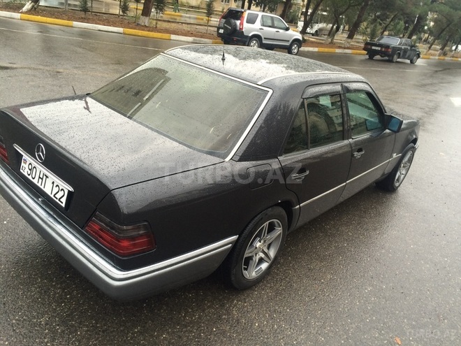 Mercedes E 200 1992, 237,041 km - 2.0 л - Bakı