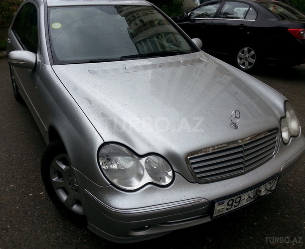 Mercedes C 240 2004, 249,780 km - 2.6 l - Bakı