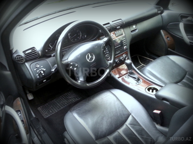 Mercedes C 240 2004, 249,780 km - 2.6 l - Bakı