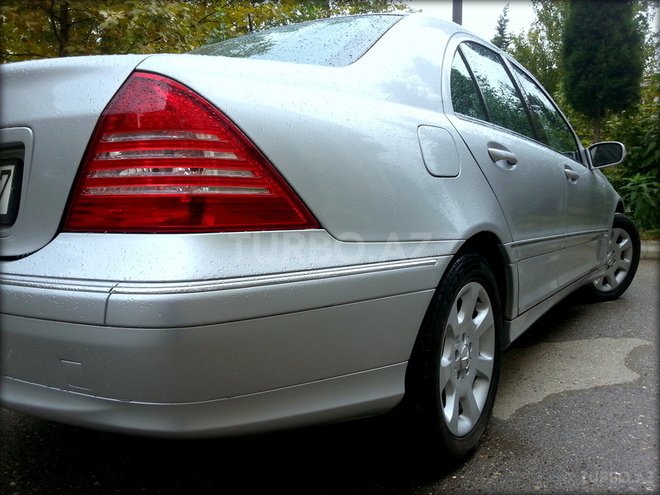 Mercedes C 240 2004, 249,780 km - 2.6 l - Bakı