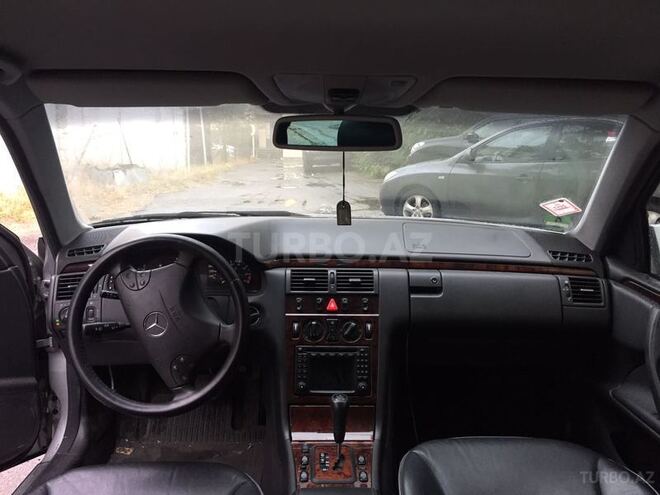 Mercedes E 250 2000, 129,000 km - 2.4 л - Bakı