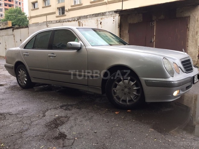 Mercedes E 250 2000, 129,000 km - 2.4 л - Bakı