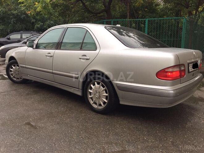 Mercedes E 240 2000, 129,000 km - 2.4 л - Bakı
