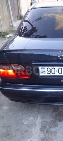 Mercedes E 220 2000, 315,500 km - 2.2 l - Bakı