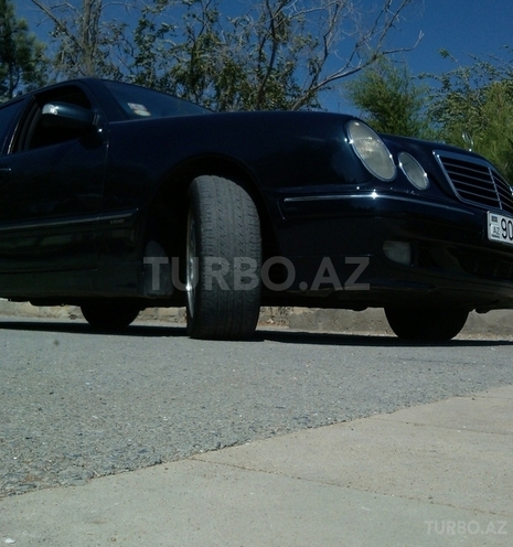 Mercedes E 220 2000, 315,500 km - 2.2 l - Bakı