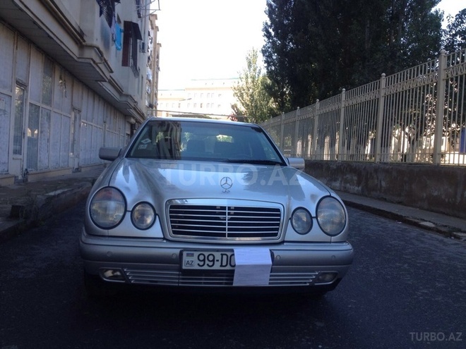 Mercedes E 240 1999, 172,000 km - 2.4 l - Bakı