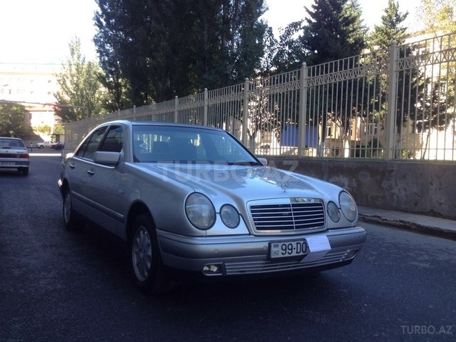 Mercedes E 240 1999, 172,000 km - 2.4 l - Bakı