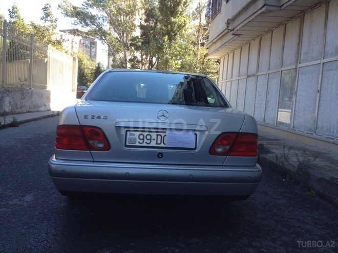 Mercedes E 240 1999, 172,000 km - 2.4 l - Bakı