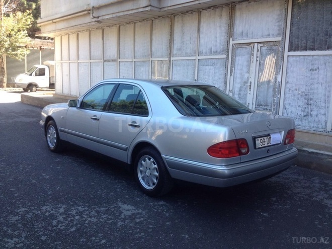 Mercedes E 240 1999, 172,000 km - 2.4 l - Bakı