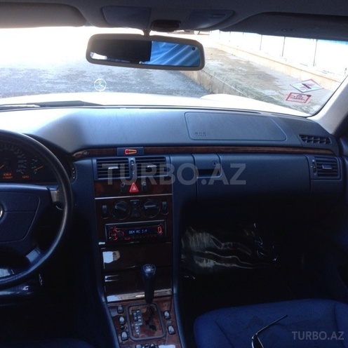 Mercedes E 240 1999, 172,000 km - 2.4 l - Bakı