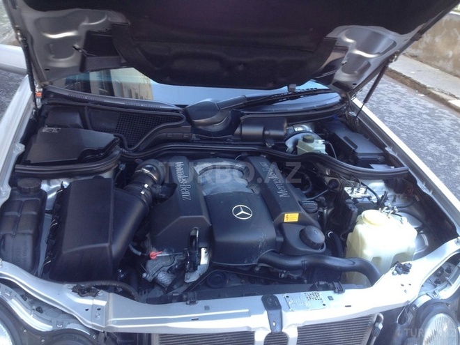 Mercedes E 240 1999, 172,000 km - 2.4 l - Bakı