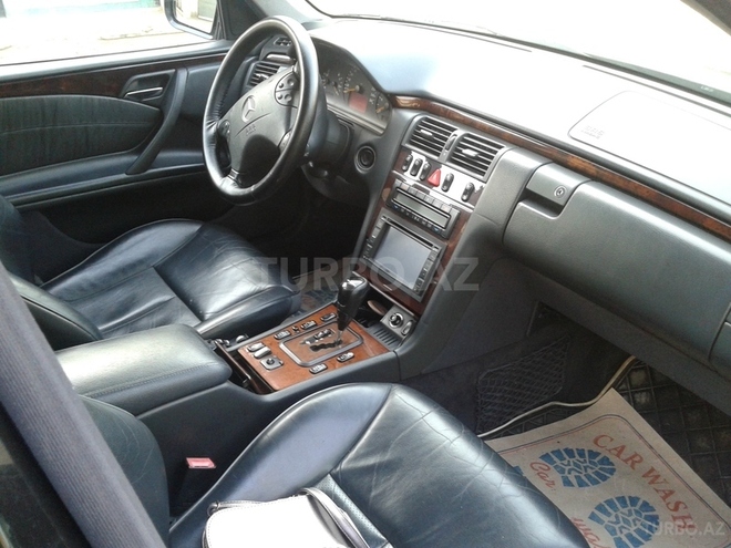 Mercedes E 220 2001, 224,000 km - 2.2 l - Bakı