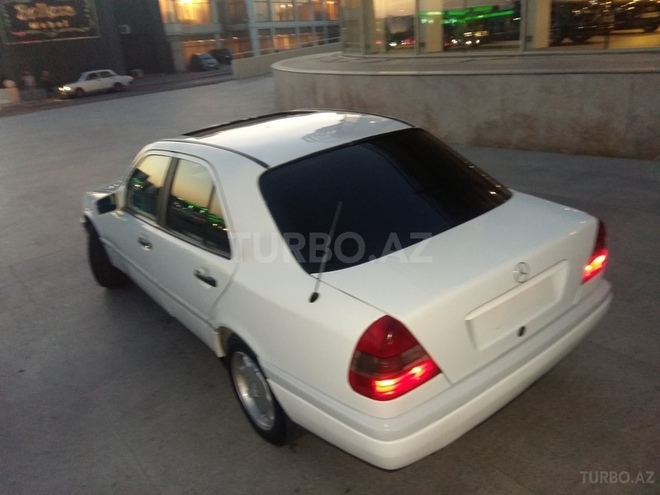 Mercedes C 180 1996, 300,000 km - 1.8 l - Bakı