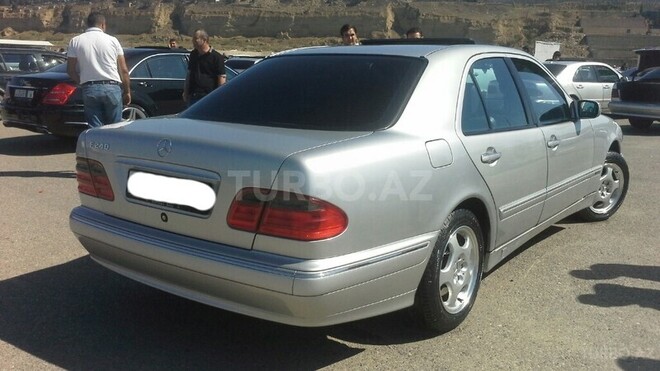 Mercedes E 240 2000, 183,000 km - 2.6 l - Bakı