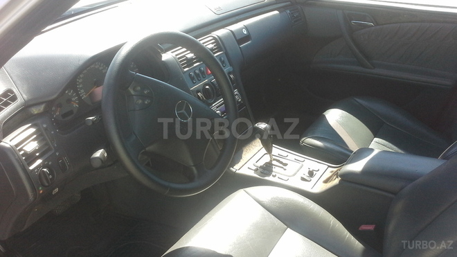 Mercedes E 240 2000, 183,000 km - 2.6 l - Bakı