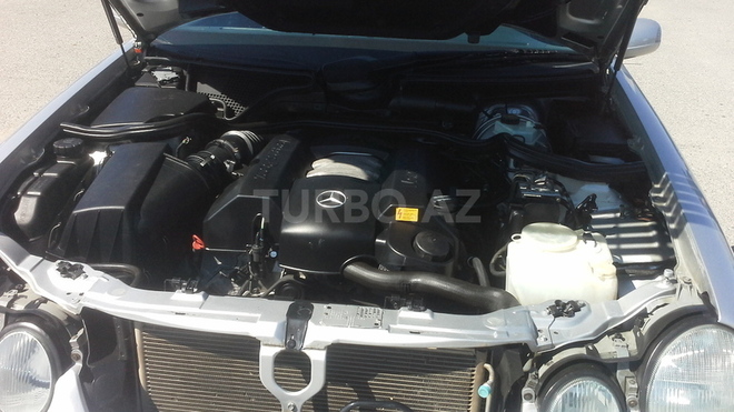 Mercedes E 240 2000, 183,000 km - 2.6 l - Bakı