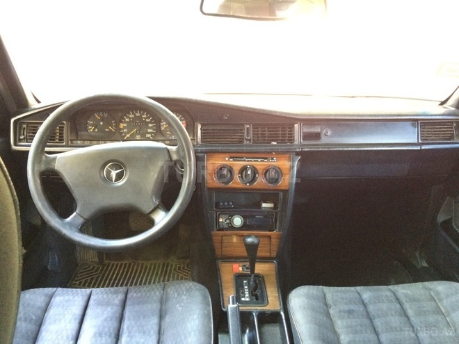 Mercedes 190 1993, 285,467 km - 2.0 л - Bakı