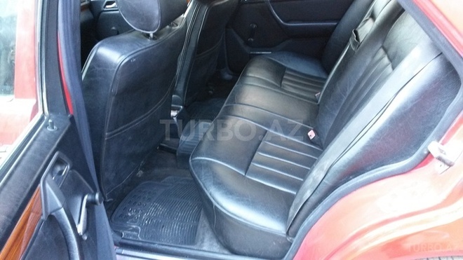 Mercedes E 200 1992, 435,000 km - 2.0 l - Bakı