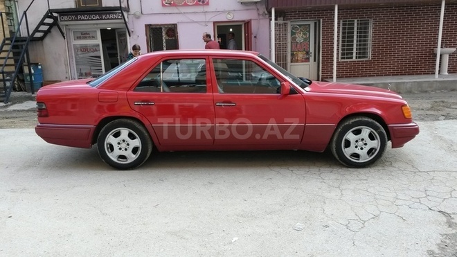 Mercedes E 200 1992, 435,000 km - 2.0 l - Bakı