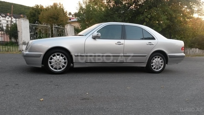 Mercedes E 200 2000, 215,000 km - 2.0 l - Şəki