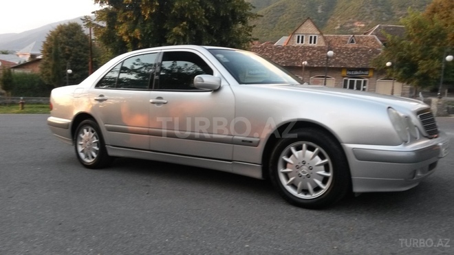 Mercedes E 200 2000, 215,000 km - 2.0 l - Şəki