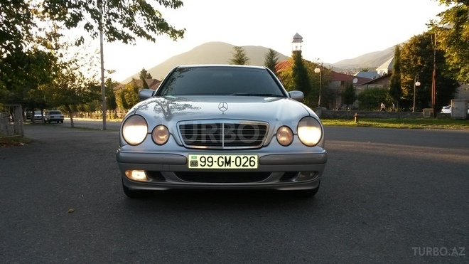 Mercedes E 200 2000, 215,000 km - 2.0 l - Şəki