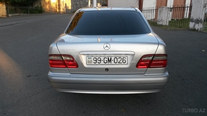 Mercedes E 200 2000, 215,000 km - 2.0 l - Şəki