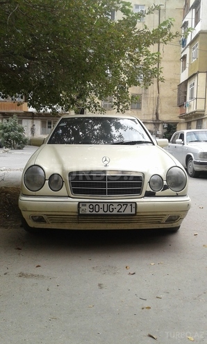 Mercedes E 220 1997, 240,000 km - 2.2 l - Bakı