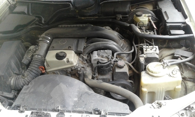 Mercedes E 220 1997, 240,000 km - 2.2 l - Bakı