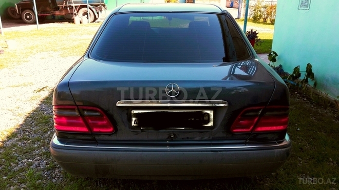 Mercedes E 280 1997, 315,000 km - 2.8 l - Bakı