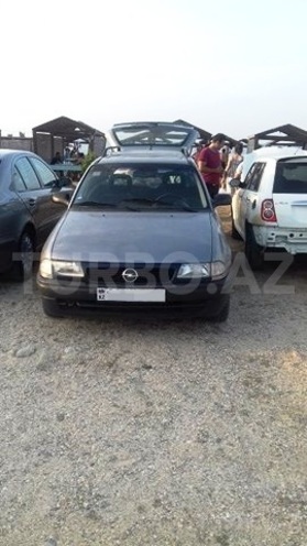 Opel Astra 1996, 200,000 km - 1.6 l - Bakı
