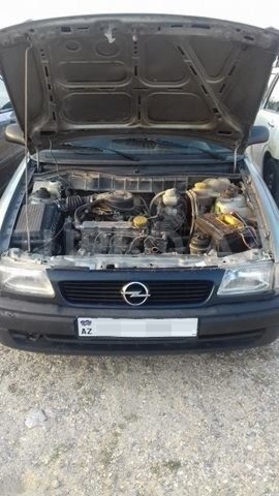 Opel Astra 1996, 200,000 km - 1.6 l - Bakı