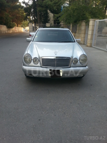 Mercedes E 320 1999, 315,000 km - 3.2 l - Bakı