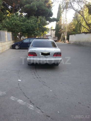Mercedes E 320 1999, 315,000 km - 3.2 l - Bakı
