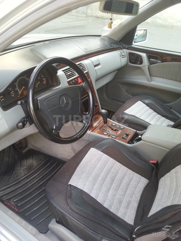 Mercedes E 320 1999, 315,000 km - 3.2 l - Bakı