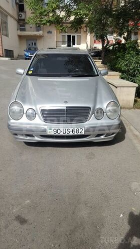 Mercedes E 220 2000, 220,000 km - 2.2 l - Bakı