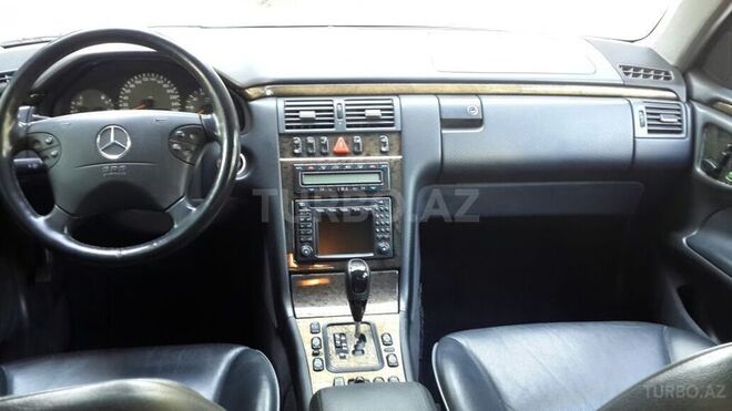 Mercedes E 320 2001, 144,000 km - 3.2 l - Bakı