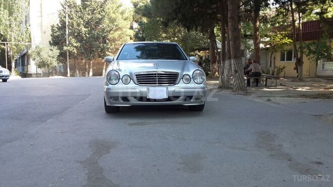 Mercedes E 320 2001, 144,000 km - 3.2 l - Bakı