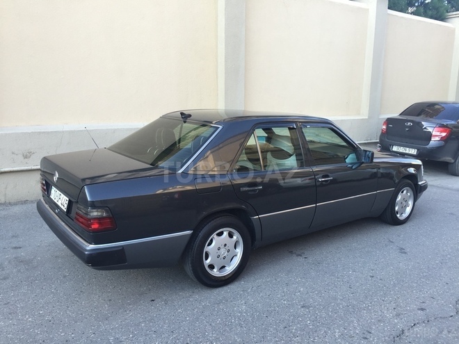 Mercedes E 200 1991, 176,577 km - 2.0 l - Bakı