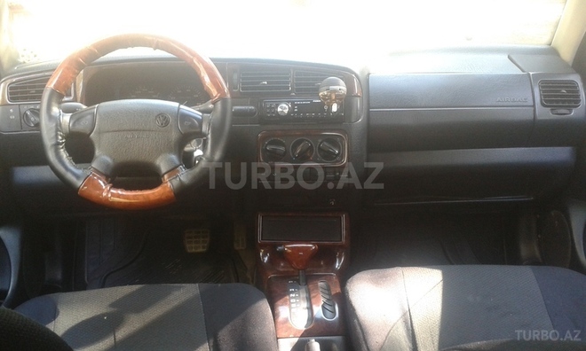 Volkswagen Golf 1995, 250,000 km - 2.0 l - Sumqayıt