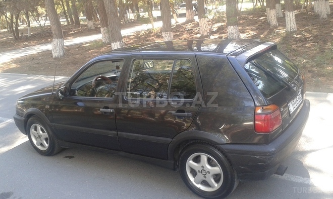 Volkswagen Golf 1995, 250,000 km - 2.0 l - Sumqayıt