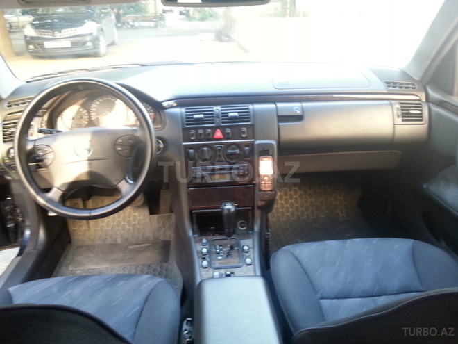Mercedes E 280 1999, 205,000 km - 2.8 l - Gəncə