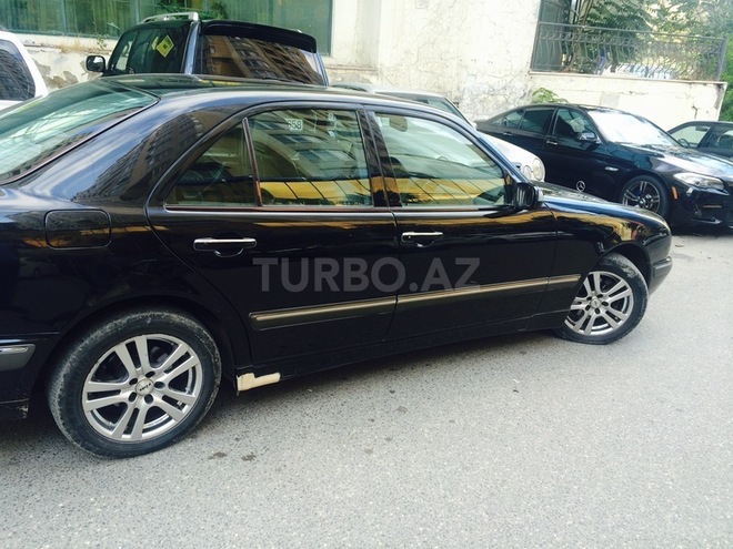 Mercedes E 240 2001, 198,000 km - 2.6 l - Bakı